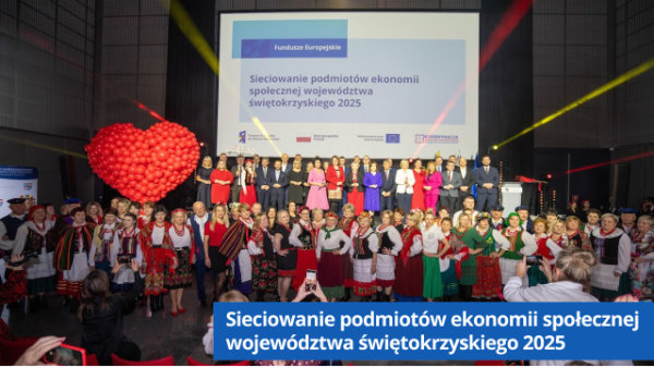 Zdjęcie grupowe uczestników wydarzenia