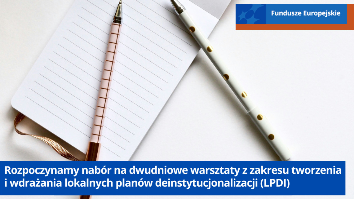 Długopis i ołówek leżą na otwartym notesie